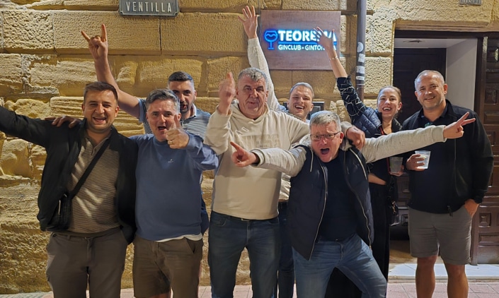 Amigos de Eslovaquia-Teorema-Pub